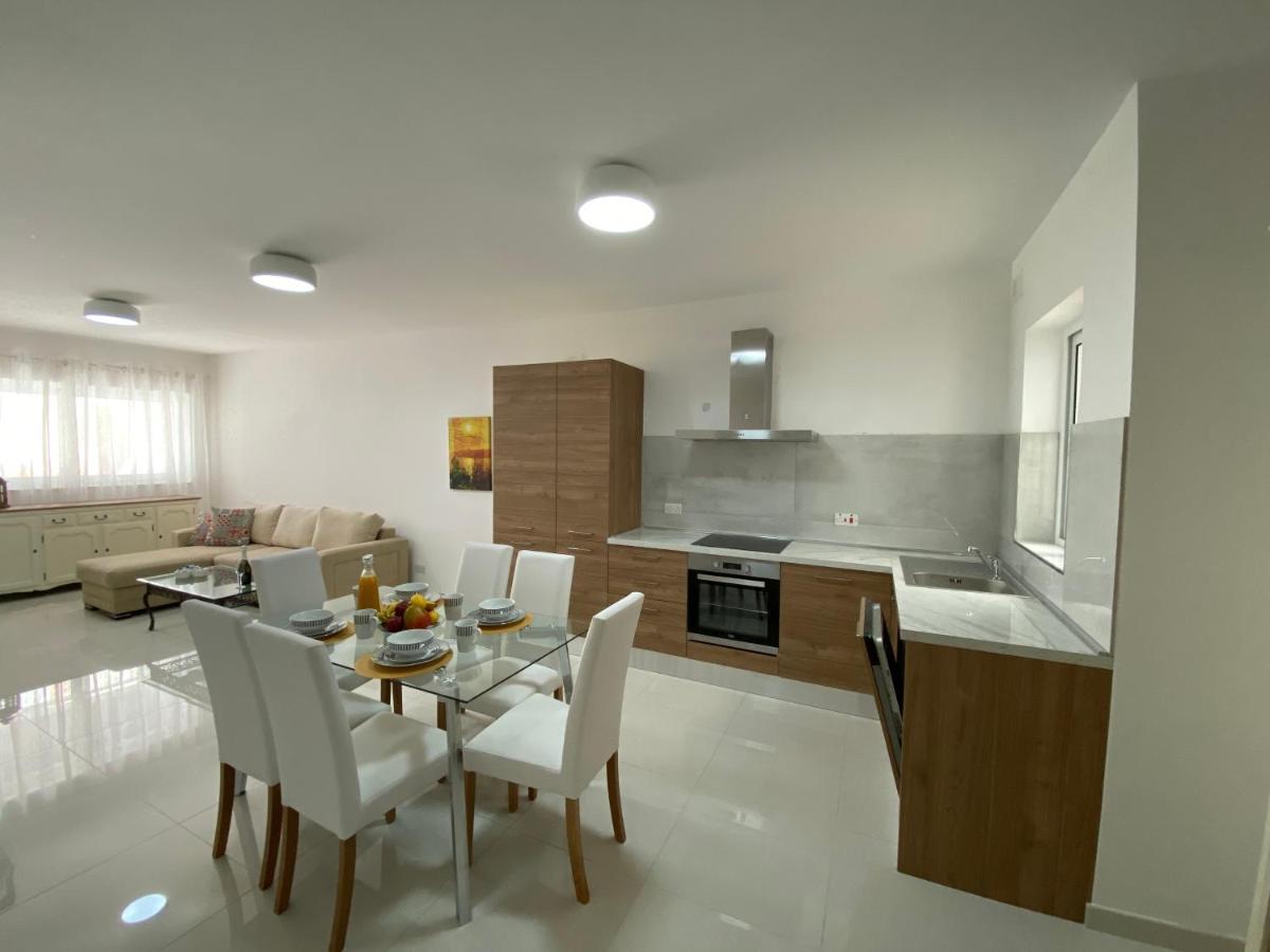 Sunshine Apartments Mellieha - Modern Three Bedroom Ground Floor Apartment With Yard المظهر الخارجي الصورة