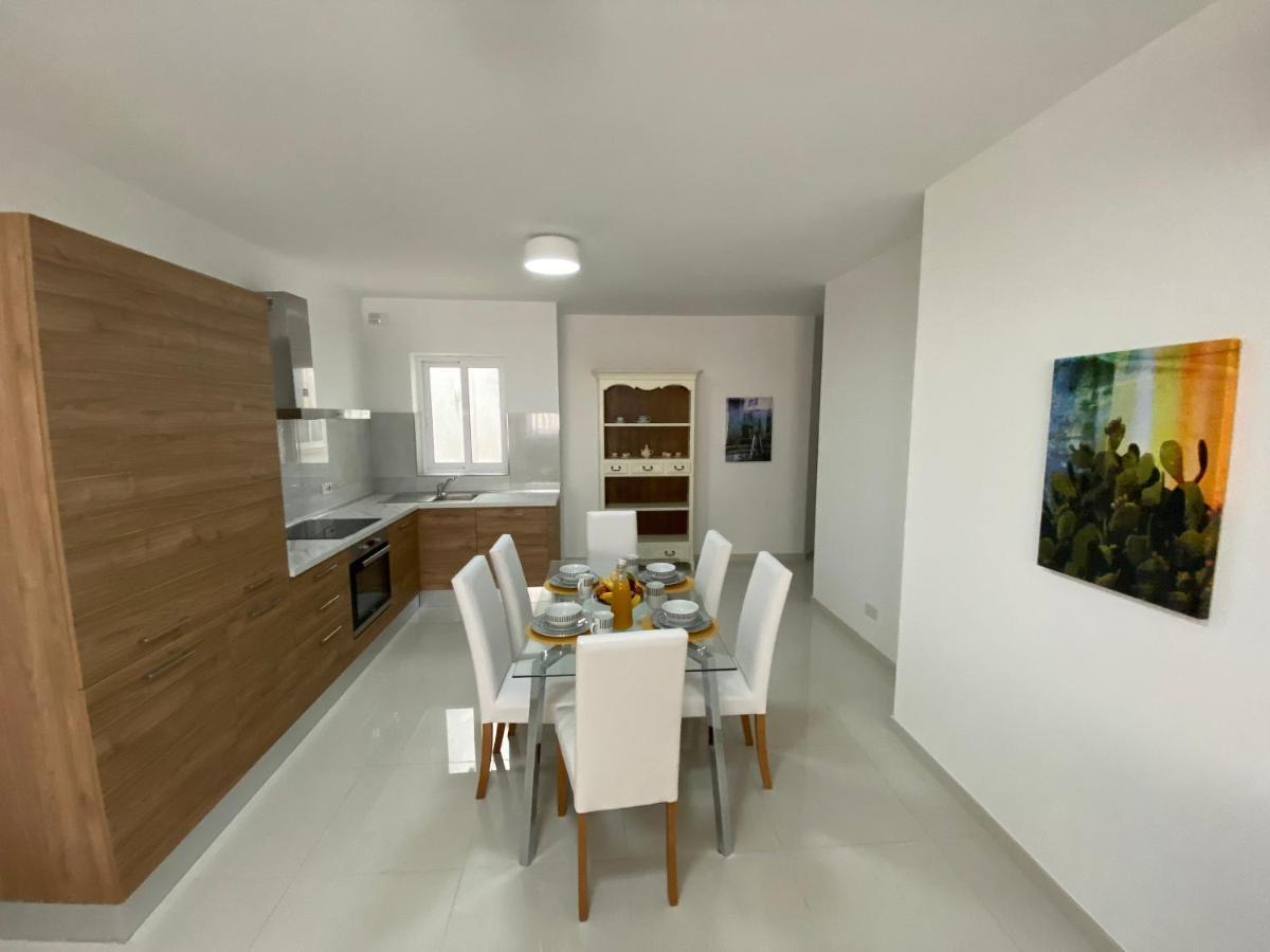 Sunshine Apartments Mellieha - Modern Three Bedroom Ground Floor Apartment With Yard المظهر الخارجي الصورة